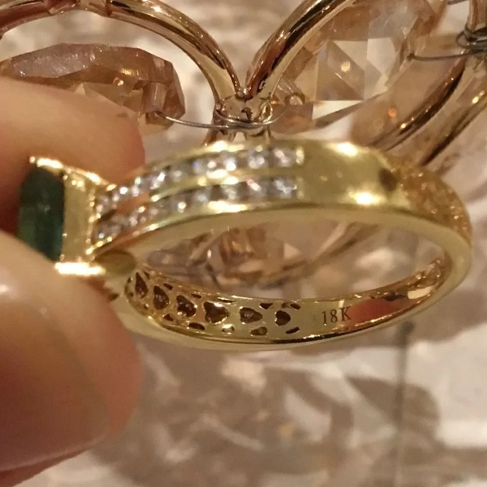 18K GOLD WITH COLOMBIAN EMERALD SIZE 7